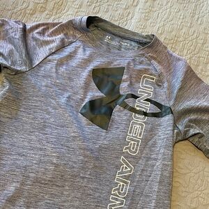 Boys Under Armour Heather Gray Performance Tee